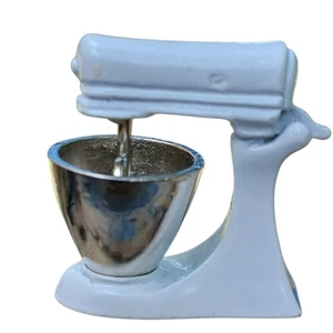 KitchenAid Stand Mixer Casa delle Bambole Miniatura Zuru Mini Brands Casa Scala 1:12 Usato in Ottime Condizioni - Foto 1 di 8