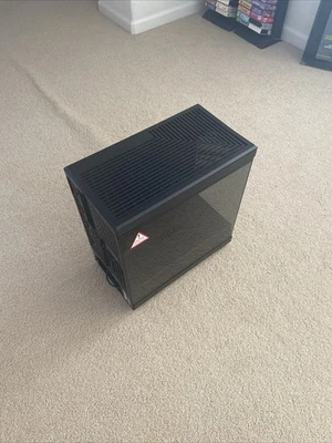 HYTE Y40 Mid Tower Case - Black - Image 1 of 4