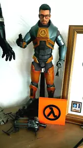 Half Life Half-Life HL Logo Video Game - Collectible Display Memorabilia - Picture 1 of 3