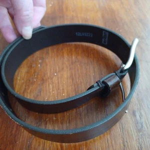 Levi's Brown Leather Belt Metal Buckle Boy's Size 22-24 Casual - Picture 1 of 6