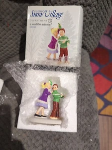 Abteilung Abt. 56 Eine Mistel Überraschung! Original Snow Village #4025329 im Karton - Bild 1 von 4