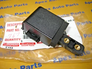 Toyota Tacoma Tonneau Cover Hinge End Cover Cap Passenger Side Rear Genuine OEM - Picture 1 of 4