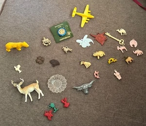 Vintage Lot of 27 Cracker Jack Charms And  Other Toys Animals Plane Looney Tunes - Picture 1 of 8