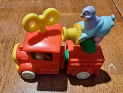 McDonald's Happy Meal 1994 Warner Bros. Tiny Toon Adventures Goodfeathers Foto 1 de 3