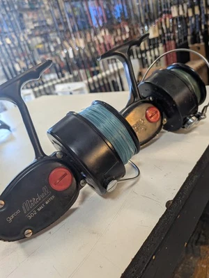 Par de carretes de pesca vintage Mitchell #302 lote J7 Foto 1 de 4
