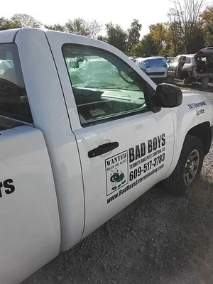 (LOCAL PICKUP ONLY) Passenger Front Door Fits 11-14 SIERRA 2500 PICKUP 3007870 - Image 1 of 4