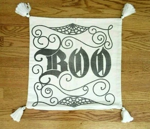 BOO HALLOWEEN PILLOW COVER with TASSELS ~ STRIPE PATTERN on REVERSE ~ 20" NEW - Picture 1 of 10