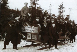 King Cole Orange Pekoe Tea Luxor Coffee C1922 Winter Horse Sleigh Ride Postcard - Imagen 1 de 2