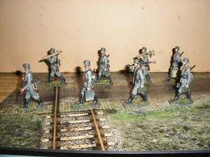 Thomas Gunn WW2 German *HEER 8 Man Infantry Patrol* Goes w/King & Country - Picture 1 of 11