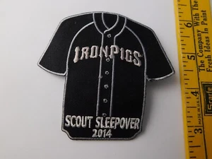 PFADFINDER BSA PATCH IRON PIGS SCOUT SLEEPOVER 2014 ABZEICHEN SAMMLER - Bild 1 von 3