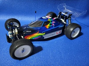 Yokomo Super Dog Fighter 870c Blue Hirosaka Replica 4WD Off-Road Buggy - ARTR - Picture 1 of 16