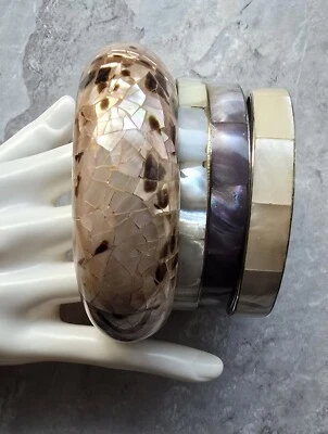 LOT VINTAGE MOSAIC IRIDESCENT SHELL INLAY STATEMENT BANGLE BRACELETS  - Image 1 of 4
