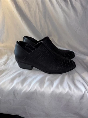 PIERRE DUMAS черный перфорированный ботинок низкие каблуки туфли 8,5 - Изображение 1 из 4