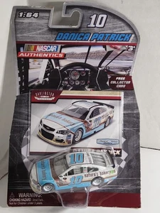 2016 Nascar Authentics - DANICA PATRICK Darlington Speedway Nature's Bakery Car - Foto 1 di 12