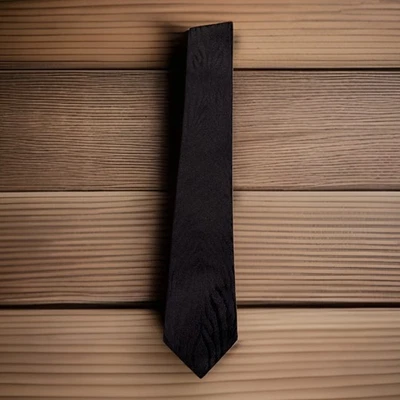 Corbata de seda jacquard Alexander McQueen negra tonal 'Final Skull' - Hecha en Italia. Foto 1 de 4