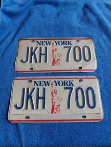 1980s New York Statue Of Liberty License Plates Pair JKH 700 1986-2000 - Picture 1 of 11