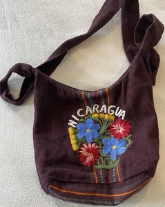 Nicaragua-Themed Women's Shoulder Bag Maroon Textured-Floral Weave Zip Pockets - Picture 1 of 8