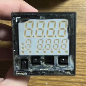 Omron E5CJ-R2-F Temperature Controller 100-240V-AC *untested* - Picture 1 of 7