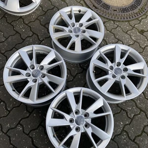 Original Felgensatz Audi A4 B9 Felgensatz in 7x16 ET35 8W0601025B - Bild 1 von 6
