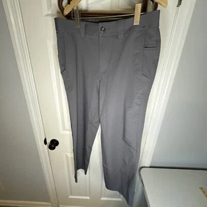 Lululemon grau gestreifte Herrenhose Größe 36 x 28 leichte und luftige Einsätze entlang der Schrittlänge - Bild 1 von 7