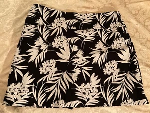 SC & Co Pull On Skort Women's Size XXL Stretch Back White Floral Skirt Short - Picture 1 of 5