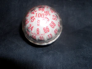 VINTAGE / ORIGINAL 1985 -  DUNGEONS & DRAGONS D100 BY GAMESCIENCE  (VERY RARE!!) - Picture 1 of 3