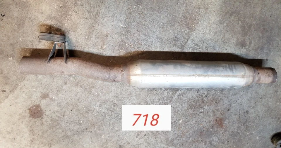 TUBO SILENCIADOR RESONADOR ESCAPE MITSUBISHI ENDEAVOR OEM 2004-2011 Foto 1 de 1