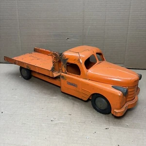 VINTAGE 1950s STRUCTO PRESSED STEEL FLATBED TOW WRECKER TRUCK - Picture 1 of 13