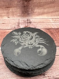 Escorpión 🙂 - Montaña rusa de pizarra grabada con láser | regalo perfecto | montaña rusa redonda - Imagen 1 de 5