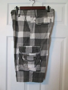 Boys Gray Plaid Machine Cargo Shorts Size 18 - Picture 1 of 6