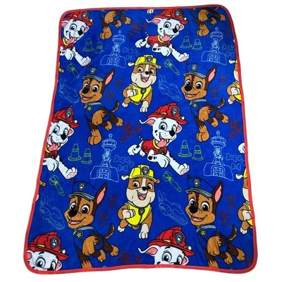 Manta polar azul Nickelodeon Paw Patrol borde rojo niños pequeños Foto 1 de 4