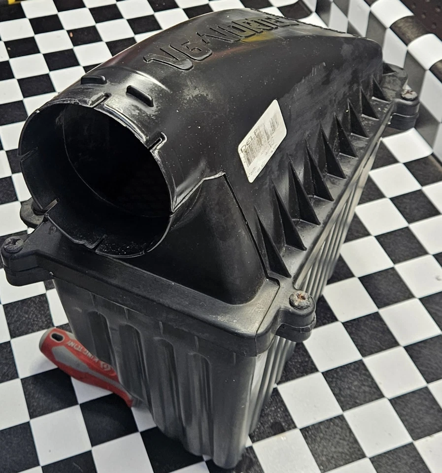 Chevrolet S10 GMC Sonoma 1998-2003 OEM carcasa de filtro de aire Foto 1 de 4