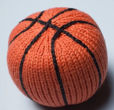 NUEVO Estella Algodón Orgánico Bebé Juguete Baloncesto Sonajero Hecho a Mano Lujo Juguete Suave Foto 1 de 3