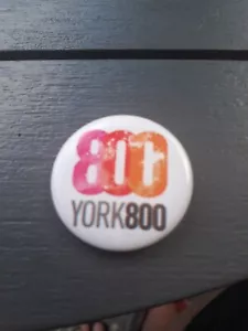 Insignia vintage York 800 - Imagen 1 de 3
