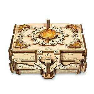 UGEARS Amber Box 3D Mechanical Model, Wooden Treasure Box - scratches on the box