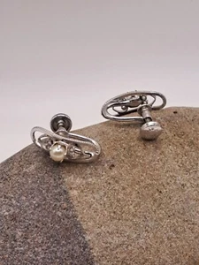Vintage DB Sterling Silver Art Deco Pearl Screwback Earrings Retro Dainty Heart - Picture 1 of 5