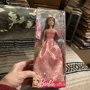 Barbie Puppe Prinzessin im roten Ballkleid BRANDNEU in Box 2012 - Bild 1 von 5