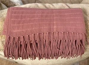 Halogen 100 % Kaschmir Pflaume Fransen Schal Decke Halstuch Stola 36” x 80” - Bild 1 von 3
