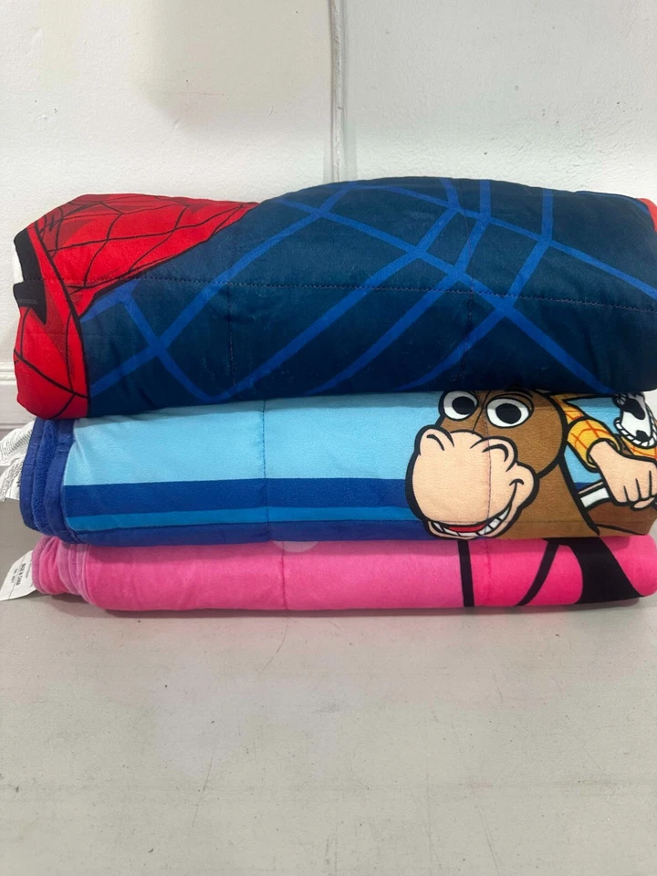 Manta ponderada de seguridad para niños 4,5 libras 36 pulgadas X 48 pulgadas Foto 1 de 1