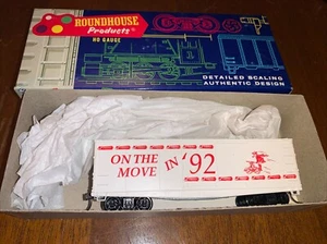 Roundhouse HO Scale Anniversary Boxcar in White "On the Move in 92" LN - Picture 1 of 7