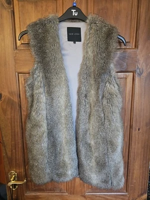 Ladies Gillet Faux Fur Size 8 **Lovely Condition ** - Image 1 of 3