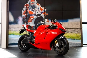 2008 Ducati Desmosedici RR Rosso - Picture 1 of 12