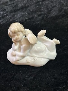 RUSS BERRIE & Co RECLINING ANGEL - Hard to Find Item from Dream Angel Collection - Picture 1 of 6