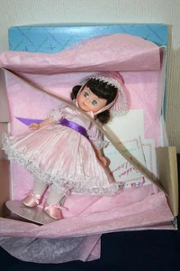 Madame Alexander Beautiful 8" Little Miss #489 1993 Mint in Box With Stand - Bild 1 von 4