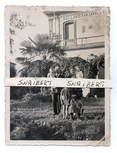 BELLANO  TARTAVALLE STAZIONE FERROVIARIA UNA FAMIGLIA   FOTOGRAFIA   11,5 X 9 CM - Imagen 1 de 2