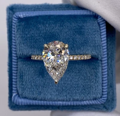 Anillo de pera de diamantes F VS1 2,14 quilates halo oculto cultivado en laboratorio creado oro amarillo 14 k Foto 1 de 4