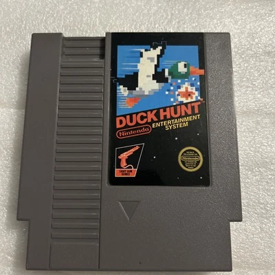 Duck Hunt - Nintendo NES (1985)  Light Gun Series Game Box 15 - Image 1 of 4