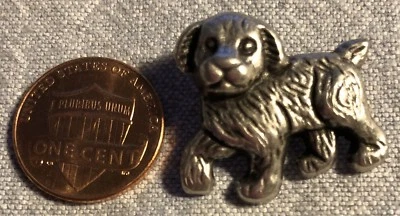ONE Realistic Silver Tone Metal Shank Button Puppy Dog Animal 25mm 1" Long 8497 - Image 1 of 2