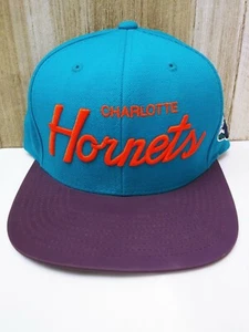Gorra Mitchell & Ness Charlotte Hornets Special Script Ajustable Snapback NBA - Imagen 1 de 6