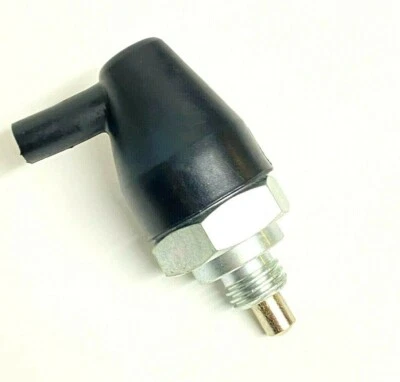 INTERRUTTORE PEDALE FRIZIONE COMANDO CONSENSO AVVIAMENTO TRATTORE N.C. 17.113 - Immagine 1 di 4